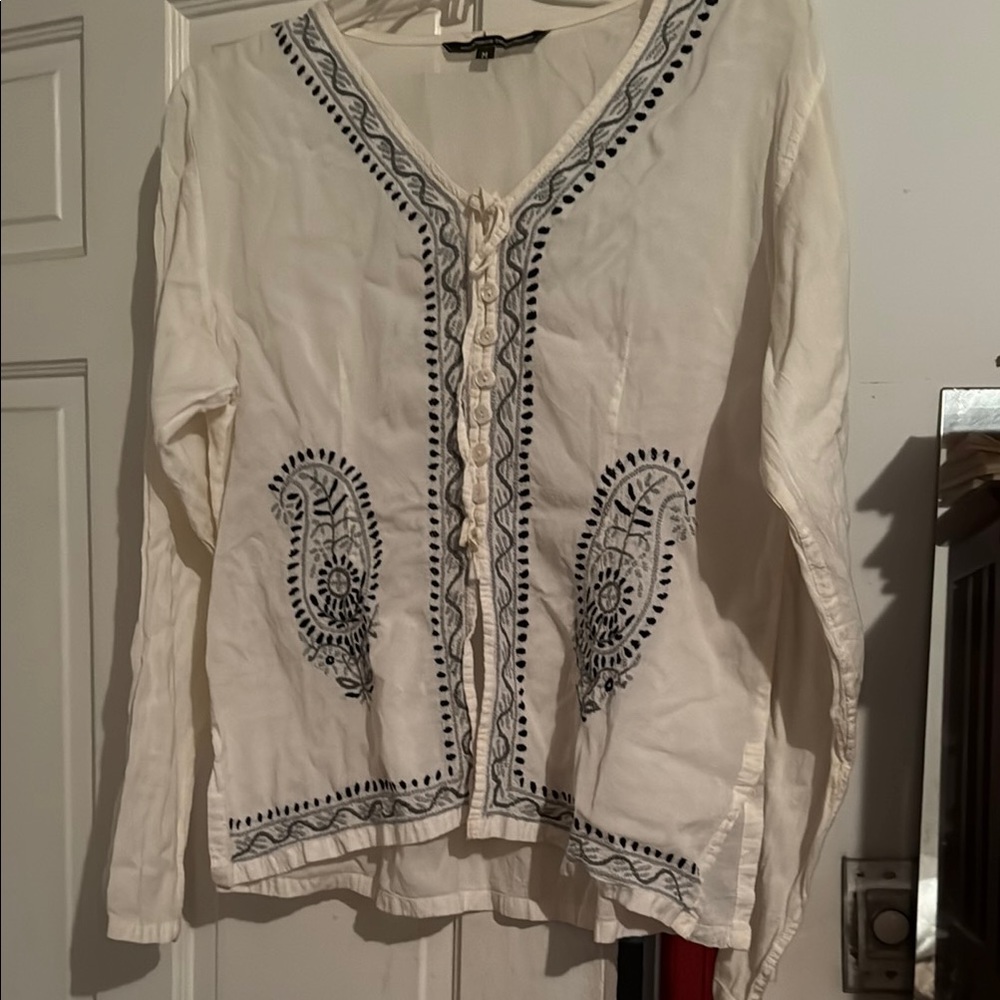 Chic White Blouse with Blue Embroidery